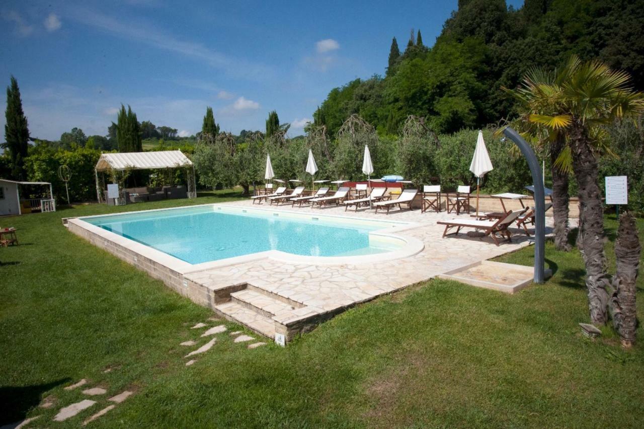 Cevoli Country Resort Lari Esterno foto